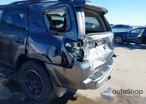 2019 Toyota 4Runner Trd Off Road Premium z USA, uszkodzony, nr VIN JTEBU5JR4K5632928